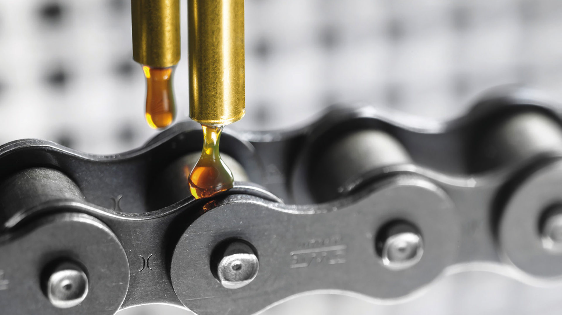 Kluber_lubricating_oils_chain